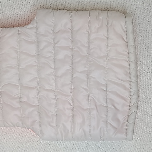 H&M Kid's Puffer Vest in Gray & Neon - Picture 9 of 17